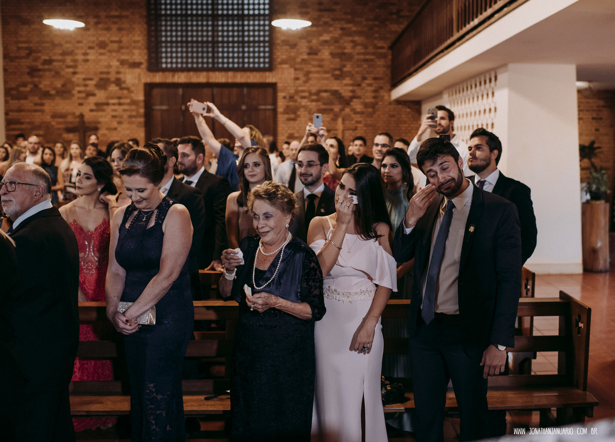 casal de medicos, medicos, Jonathan Januario, foto, fotografia, Araras, leme, limeira,campinas, São Paulo, Rio claro, lifeStyle, foto na fazenda, casamento de noite, noiva, vestido de noiva, vestida pra casar, lápis de noiva, casamento chique, igreja