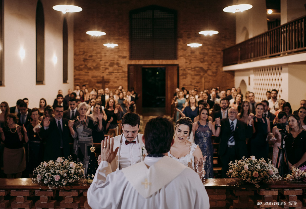 casal de medicos, medicos, Jonathan Januario, foto, fotografia, Araras, leme, limeira,campinas, São Paulo, Rio claro, lifeStyle, foto na fazenda, casamento de noite, noiva, vestido de noiva, vestida pra casar, lápis de noiva, casamento chique, igreja