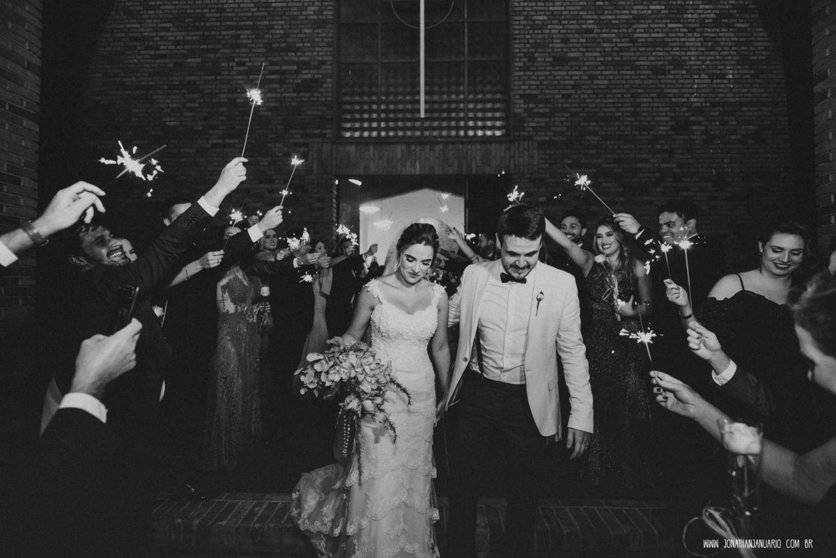 casal de medicos, medicos, Jonathan Januario, foto, fotografia, Araras, leme, limeira,campinas, São Paulo, Rio claro, lifeStyle, foto na fazenda, casamento de noite, noiva, vestido de noiva, vestida pra casar, lápis de noiva, casamento chique, igreja