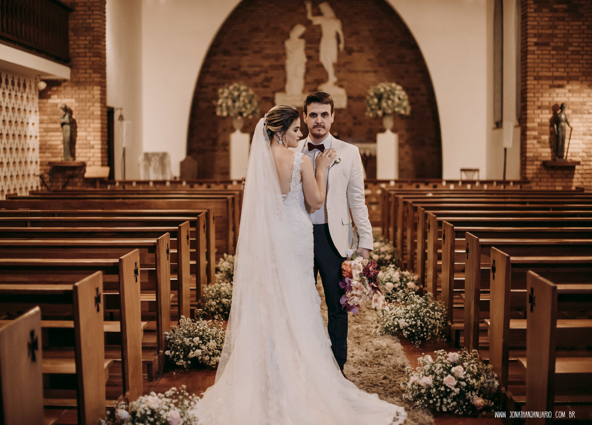 casal de medicos, medicos, Jonathan Januario, foto, fotografia, Araras, leme, limeira,campinas, São Paulo, Rio claro, lifeStyle, foto na fazenda, casamento de noite, noiva, vestido de noiva, vestida pra casar, lápis de noiva, casamento chique, igreja