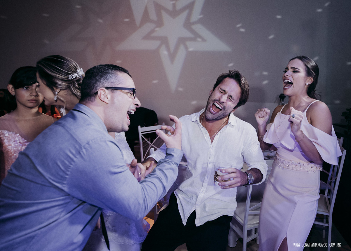 casal de medicos, medicos, Jonathan Januario, foto, fotografia, Araras, leme, limeira,campinas, São Paulo, Rio claro, lifeStyle, foto na fazenda, casamento de noite, noiva, vestido de noiva, vestida pra casar, lápis de noiva, casamento chique, igreja