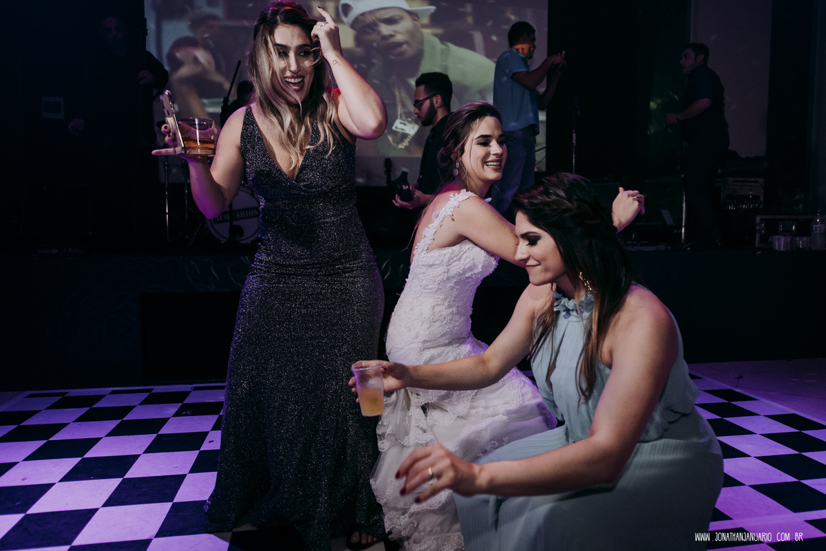 casal de medicos, medicos, Jonathan Januario, foto, fotografia, Araras, leme, limeira,campinas, São Paulo, Rio claro, lifeStyle, foto na fazenda, casamento de noite, noiva, vestido de noiva, vestida pra casar, lápis de noiva, casamento chique, igreja