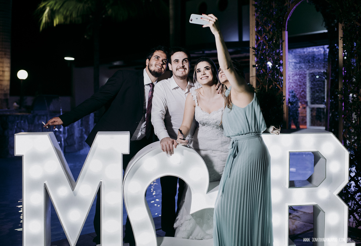 casal de medicos, medicos, Jonathan Januario, foto, fotografia, Araras, leme, limeira,campinas, São Paulo, Rio claro, lifeStyle, foto na fazenda, casamento de noite, noiva, vestido de noiva, vestida pra casar, lápis de noiva, casamento chique, igreja