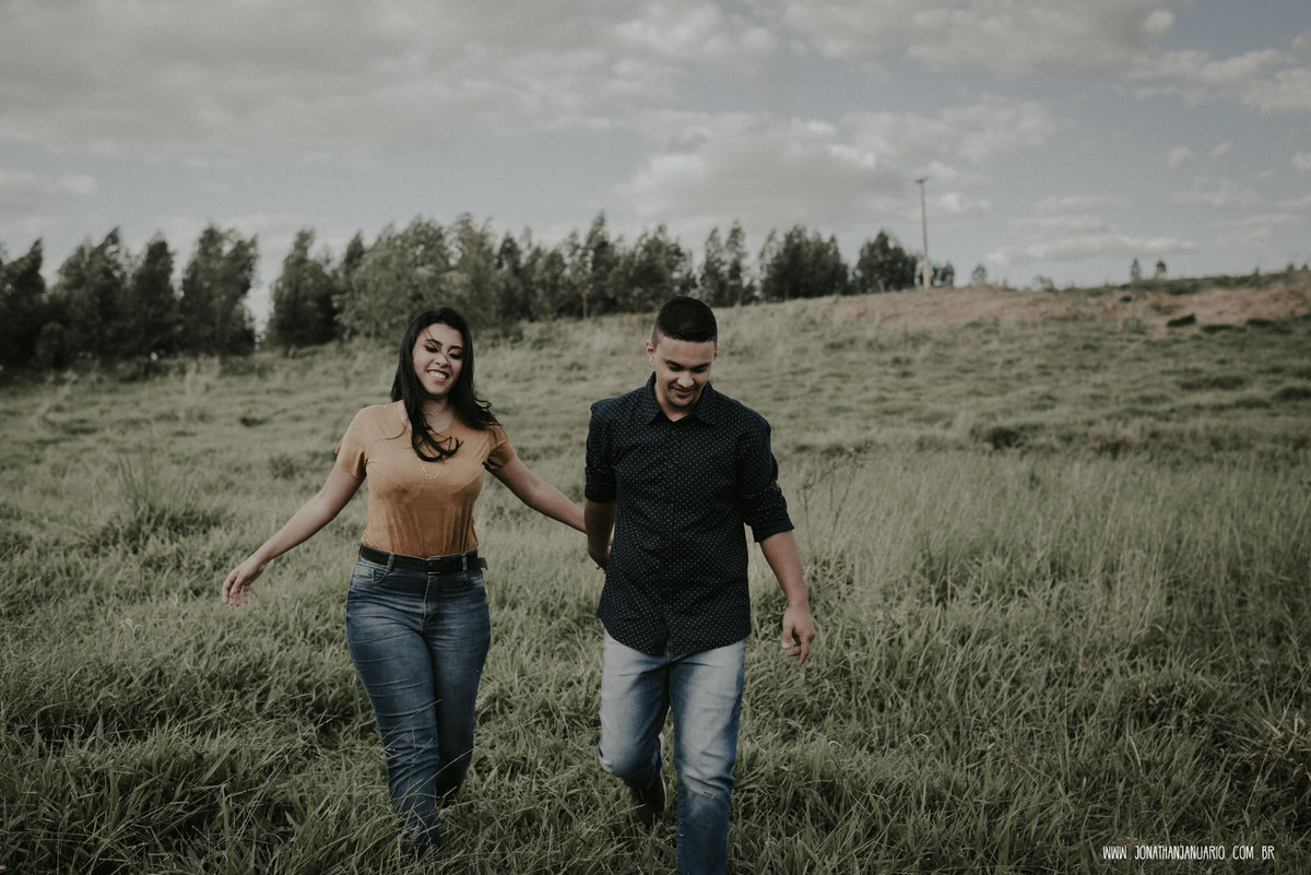 Ensaio em Rio Claro-SP, casal apaixonado, natureza - love, amor, casal, Jonathan Januario, foto, fotografia, Araras, leme, limeira,campinas, São Paulo, folk, lifeStyle, Vsco, montanha, morro do cruzeiro, Minas pico olho d’agua, Itirapina, foto em montanha