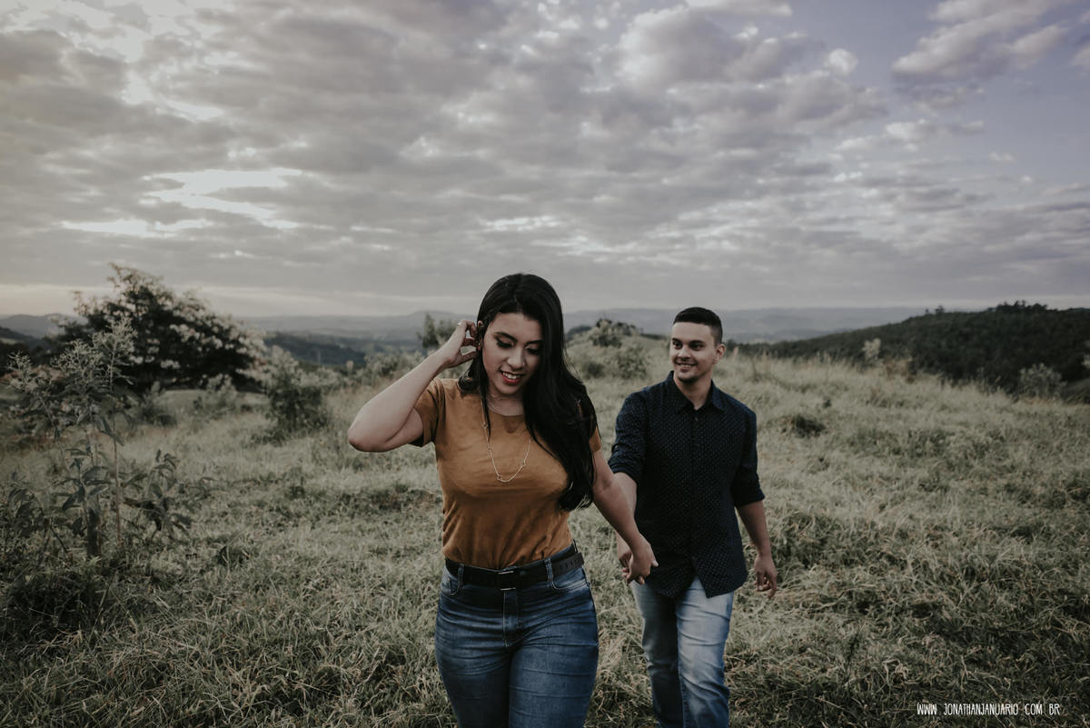 Ensaio em Rio Claro-SP, casal apaixonado, natureza - love, amor, casal, Jonathan Januario, foto, fotografia, Araras, leme, limeira,campinas, São Paulo, folk, lifeStyle, Vsco, montanha, morro do cruzeiro, Minas pico olho d’agua, Itirapina, foto em montanha