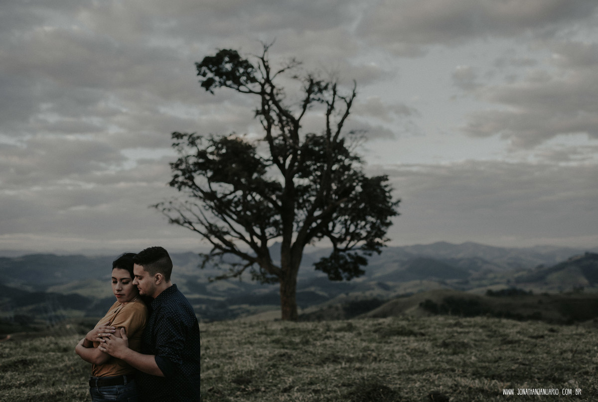 Ensaio em Rio Claro-SP, casal apaixonado, natureza - love, amor, casal, Jonathan Januario, foto, fotografia, Araras, leme, limeira,campinas, São Paulo, folk, lifeStyle, Vsco, montanha, morro do cruzeiro, Minas pico olho d’agua, Itirapina, foto em montanha