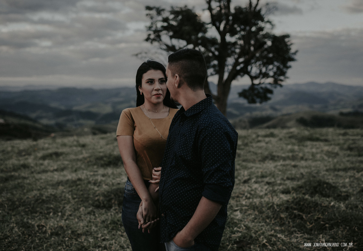 Ensaio em Rio Claro-SP, casal apaixonado, natureza - love, amor, casal, Jonathan Januario, foto, fotografia, Araras, leme, limeira,campinas, São Paulo, folk, lifeStyle, Vsco, montanha, morro do cruzeiro, Minas pico olho d’agua, Itirapina, foto em montanha