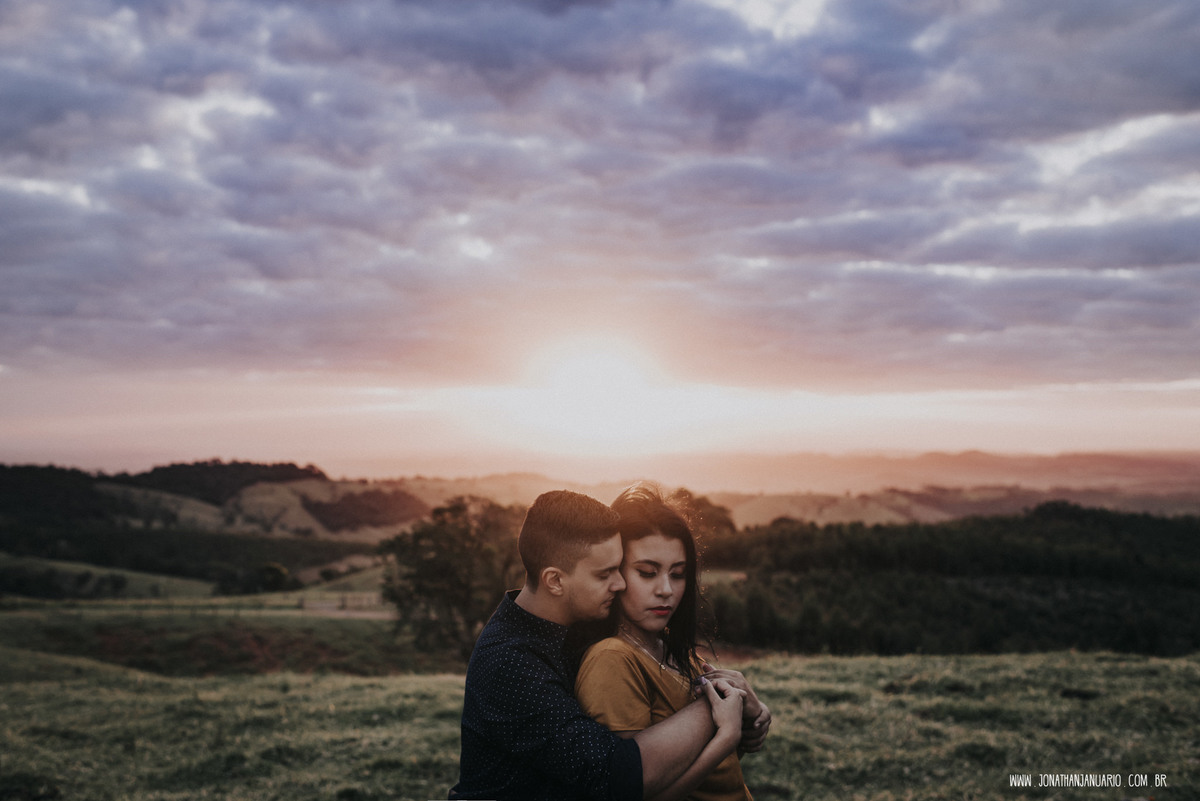Ensaio em Rio Claro-SP, casal apaixonado, natureza - love, amor, casal, Jonathan Januario, foto, fotografia, Araras, leme, limeira,campinas, São Paulo, folk, lifeStyle, Vsco, montanha, morro do cruzeiro, Minas pico olho d’agua, Itirapina, foto em montanha