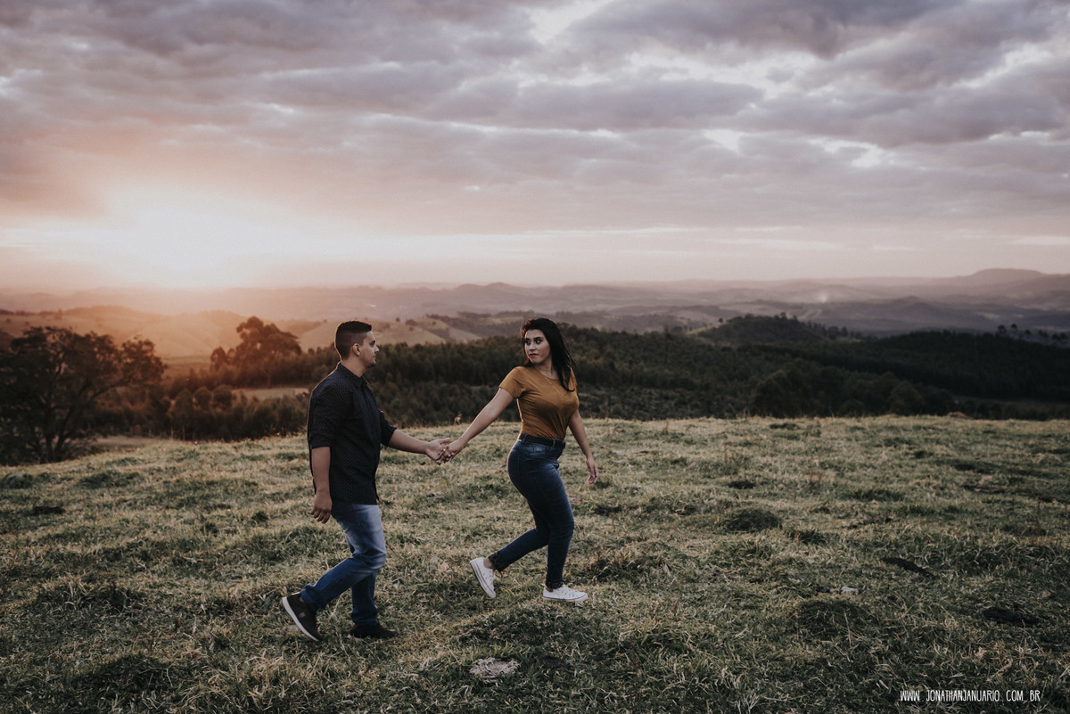 Ensaio em Rio Claro-SP, casal apaixonado, natureza - love, amor, casal, Jonathan Januario, foto, fotografia, Araras, leme, limeira,campinas, São Paulo, folk, lifeStyle, Vsco, montanha, morro do cruzeiro, Minas pico olho d’agua, Itirapina, foto em montanha