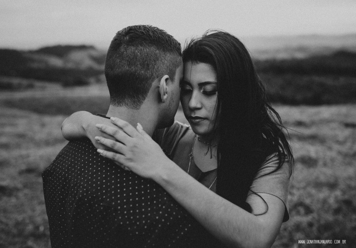 Ensaio em Rio Claro-SP, casal apaixonado, natureza - love, amor, casal, Jonathan Januario, foto, fotografia, Araras, leme, limeira,campinas, São Paulo, folk, lifeStyle, Vsco, montanha, morro do cruzeiro, Minas pico olho d’agua, Itirapina, foto em montanha