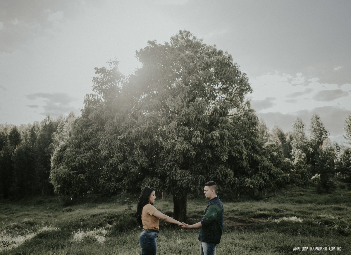 Ensaio em Rio Claro-SP, casal apaixonado, natureza - love, amor, casal, Jonathan Januario, foto, fotografia, Araras, leme, limeira,campinas, São Paulo, folk, lifeStyle, Vsco, montanha, morro do cruzeiro, Minas pico olho d’agua, Itirapina, foto em montanha