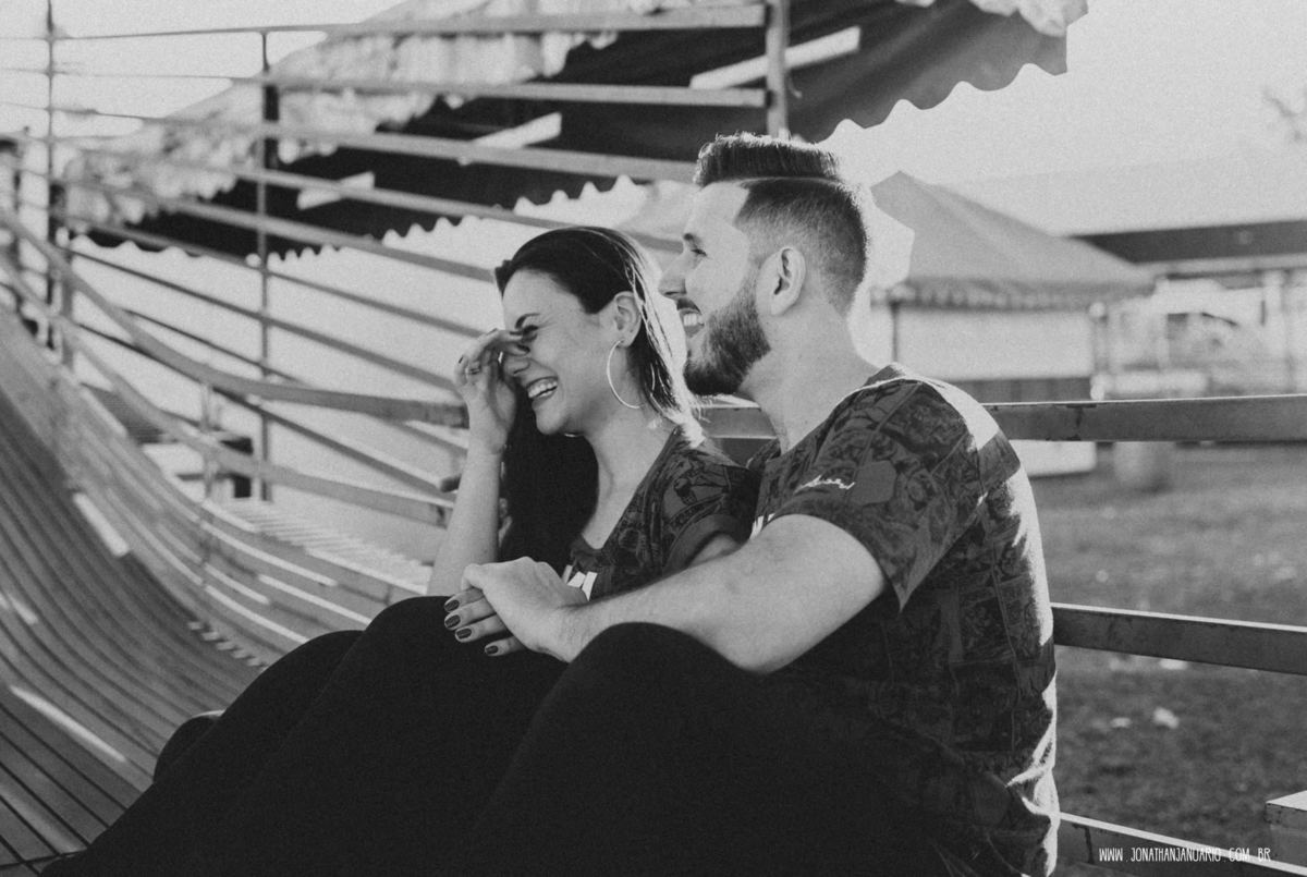 Ensaio em Rio Claro-SP, casal apaixonado, love, amor, casal, Jonathan Januario, foto, fotografia, Araras, leme, limeira,campinas, São Paulo, folk, lifeStyle, Vsco, jaguariuna, foto no parque de diversao, Hopi Hari, parquinho, casal montanha russa 