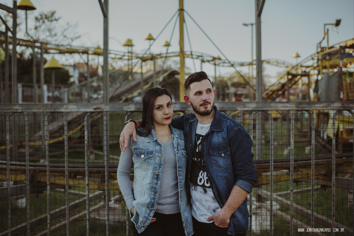 Ensaio em Rio Claro-SP, casal apaixonado, love, amor, casal, Jonathan Januario, foto, fotografia, Araras, leme, limeira,campinas, São Paulo, folk, lifeStyle, Vsco, jaguariuna, foto no parque de diversao, Hopi Hari, parquinho, casal montanha russa 