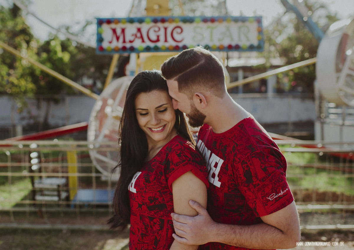 Ensaio em Rio Claro-SP, casal apaixonado, love, amor, casal, Jonathan Januario, foto, fotografia, Araras, leme, limeira,campinas, São Paulo, folk, lifeStyle, Vsco, jaguariuna, foto no parque de diversao, Hopi Hari, parquinho, casal montanha russa 