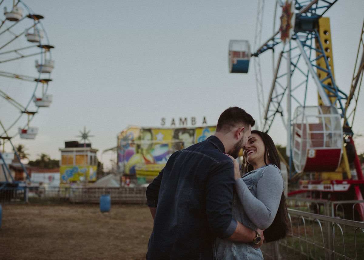 Ensaio em Rio Claro-SP, casal apaixonado, love, amor, casal, Jonathan Januario, foto, fotografia, Araras, leme, limeira,campinas, São Paulo, folk, lifeStyle, Vsco, jaguariuna, foto no parque de diversao, Hopi Hari, parquinho, casal montanha russa 