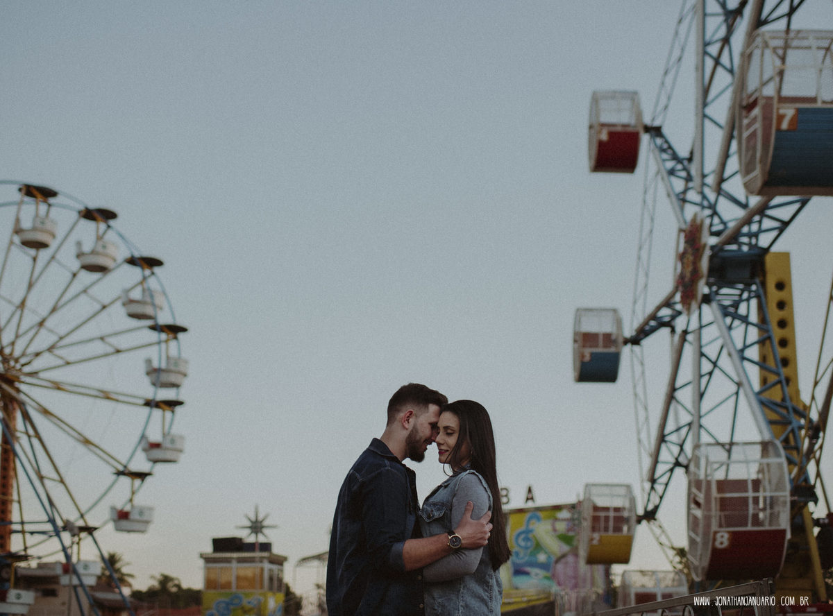 Ensaio em Rio Claro-SP, casal apaixonado, love, amor, casal, Jonathan Januario, foto, fotografia, Araras, leme, limeira,campinas, São Paulo, folk, lifeStyle, Vsco, jaguariuna, foto no parque de diversao, Hopi Hari, parquinho, casal montanha russa 