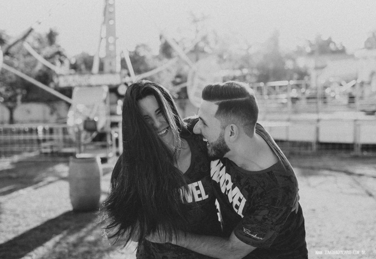 Ensaio em Rio Claro-SP, casal apaixonado, love, amor, casal, Jonathan Januario, foto, fotografia, Araras, leme, limeira,campinas, São Paulo, folk, lifeStyle, Vsco, jaguariuna, foto no parque de diversao, Hopi Hari, parquinho, casal montanha russa 