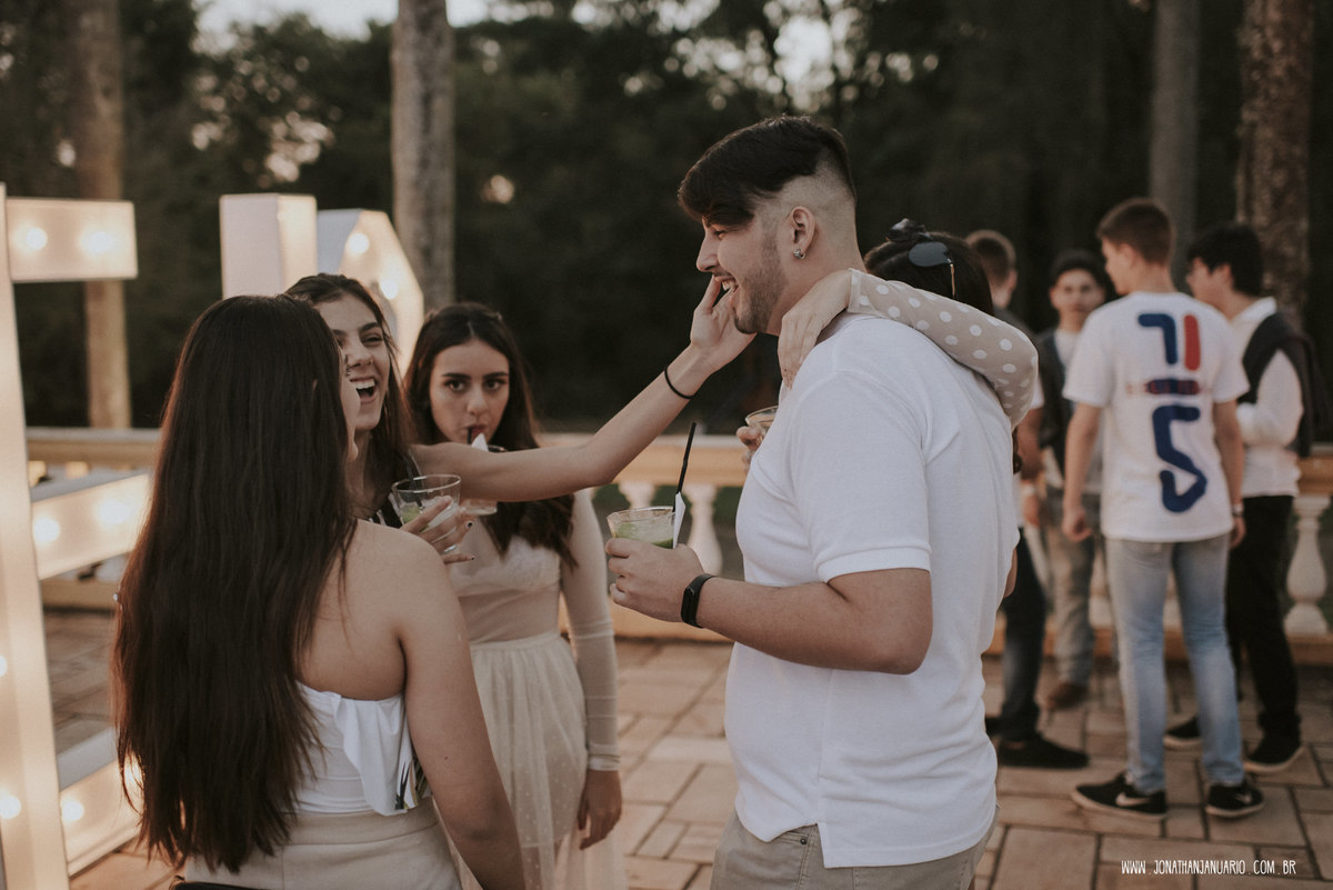 love, amor, Jonathan Januario, foto, fotografia, Araras, leme, limeira,campinas, São Paulo, 15 anos, funk, noivinha, novinha dançando, funk pesado, aniversario 15 anos, Fritz araras, debutante, festa chique, bebida