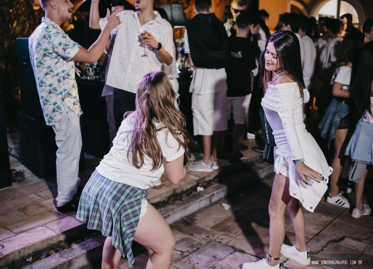 love, amor, Jonathan Januario, foto, fotografia, Araras, leme, limeira,campinas, São Paulo, 15 anos, funk, noivinha, novinha dançando, funk pesado, aniversario 15 anos, Fritz araras, debutante, festa chique, bebida