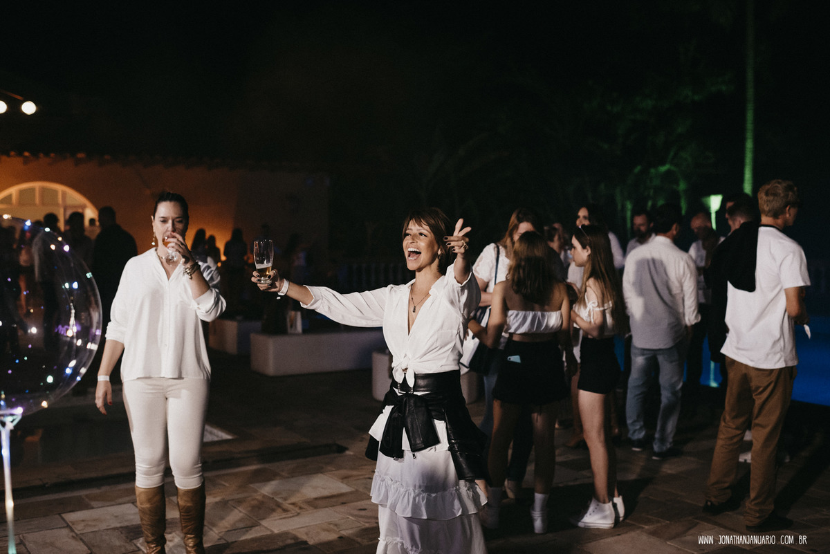 love, amor, Jonathan Januario, foto, fotografia, Araras, leme, limeira,campinas, São Paulo, 15 anos, funk, noivinha, novinha dançando, funk pesado, aniversario 15 anos, Fritz araras, debutante, festa chique, bebida