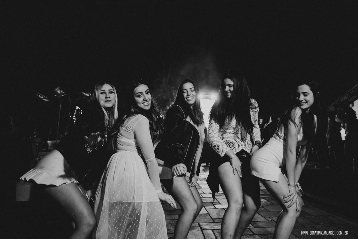 love, amor, Jonathan Januario, foto, fotografia, Araras, leme, limeira,campinas, São Paulo, 15 anos, funk, noivinha, novinha dançando, funk pesado, aniversario 15 anos, Fritz araras, debutante, festa chique, bebida