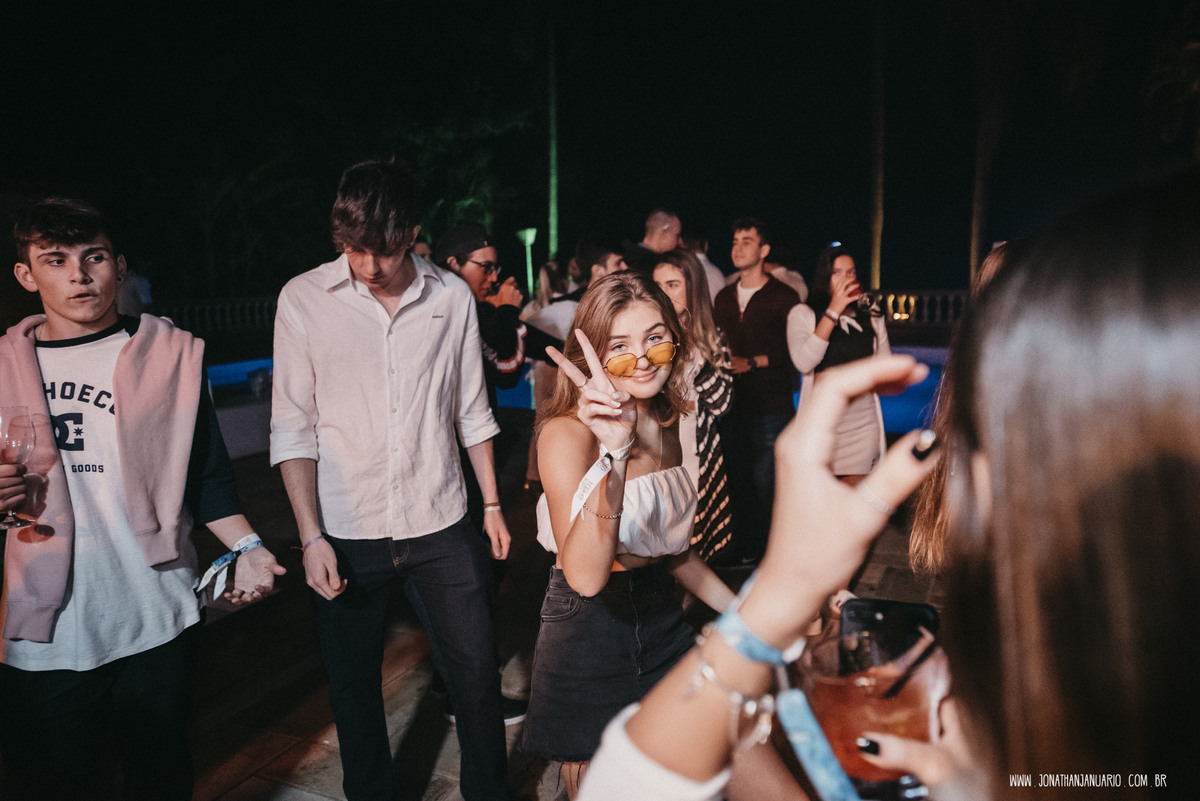 love, amor, Jonathan Januario, foto, fotografia, Araras, leme, limeira,campinas, São Paulo, 15 anos, funk, noivinha, novinha dançando, funk pesado, aniversario 15 anos, Fritz araras, debutante, festa chique, bebida