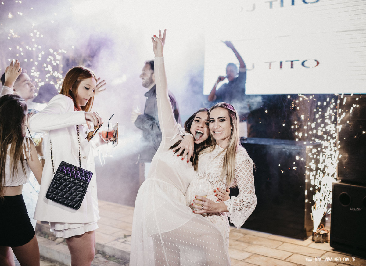 love, amor, Jonathan Januario, foto, fotografia, Araras, leme, limeira,campinas, São Paulo, 15 anos, funk, noivinha, novinha dançando, funk pesado, aniversario 15 anos, Fritz araras, debutante, festa chique, bebida