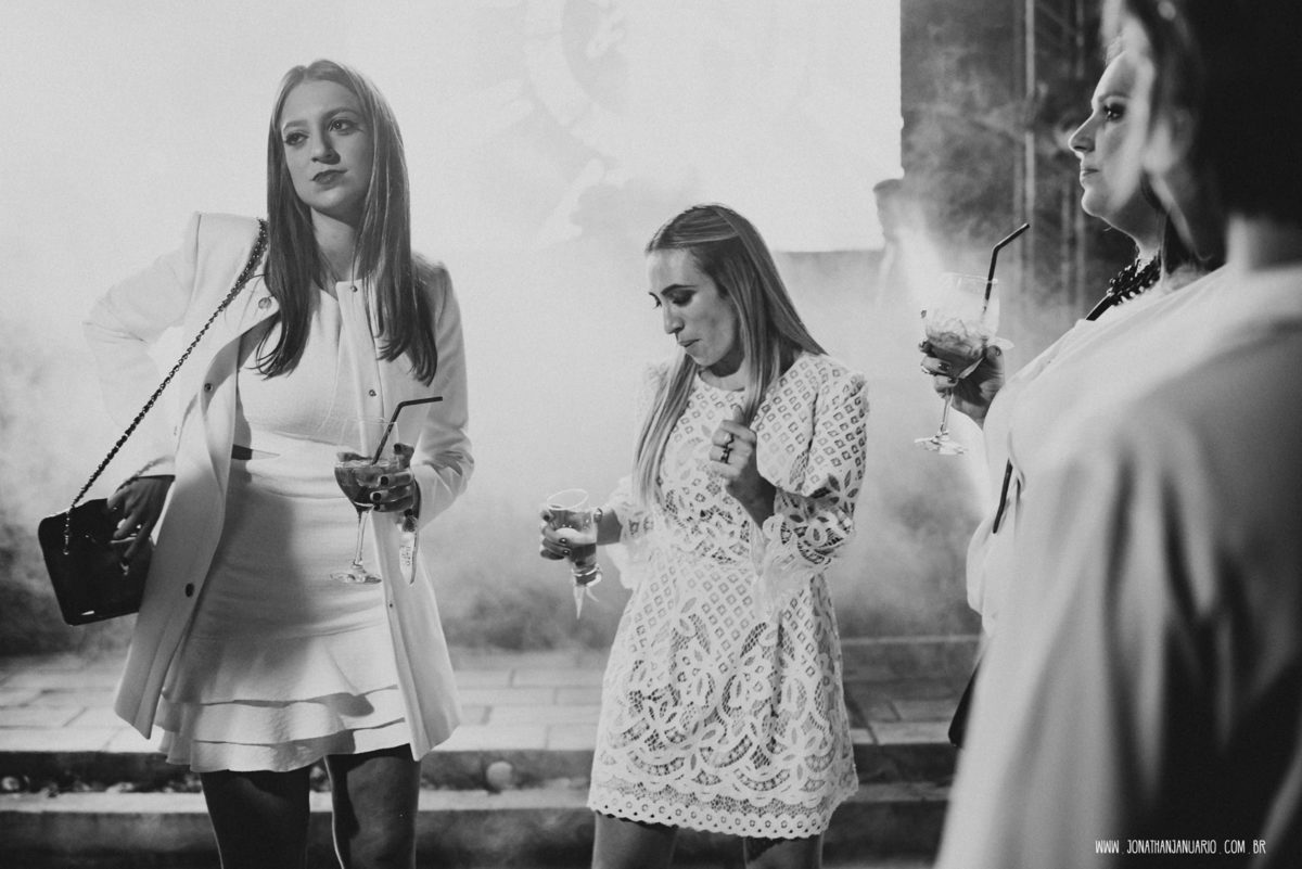 love, amor, Jonathan Januario, foto, fotografia, Araras, leme, limeira,campinas, São Paulo, 15 anos, funk, noivinha, novinha dançando, funk pesado, aniversario 15 anos, Fritz araras, debutante, festa chique, bebida