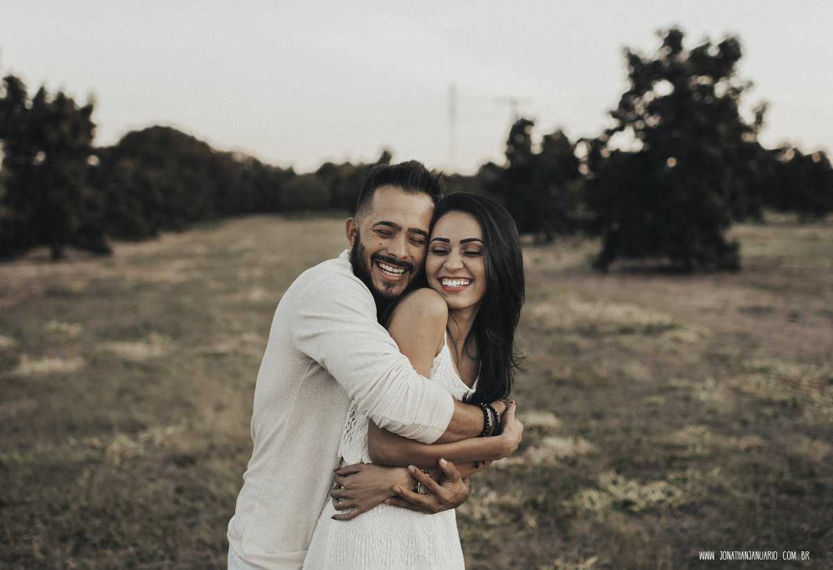 Ensaio em Rio Claro-SP, casal apaixonado, natureza - love, amor, casal, Jonathan Januario, foto, fotografia, Araras, leme, limeira,campinas, São Paulo, folk, lifeStyle, Vsco, montanha, pico olho d’agua, Mariporã, foto em barco, foto na fazenda jaragua
