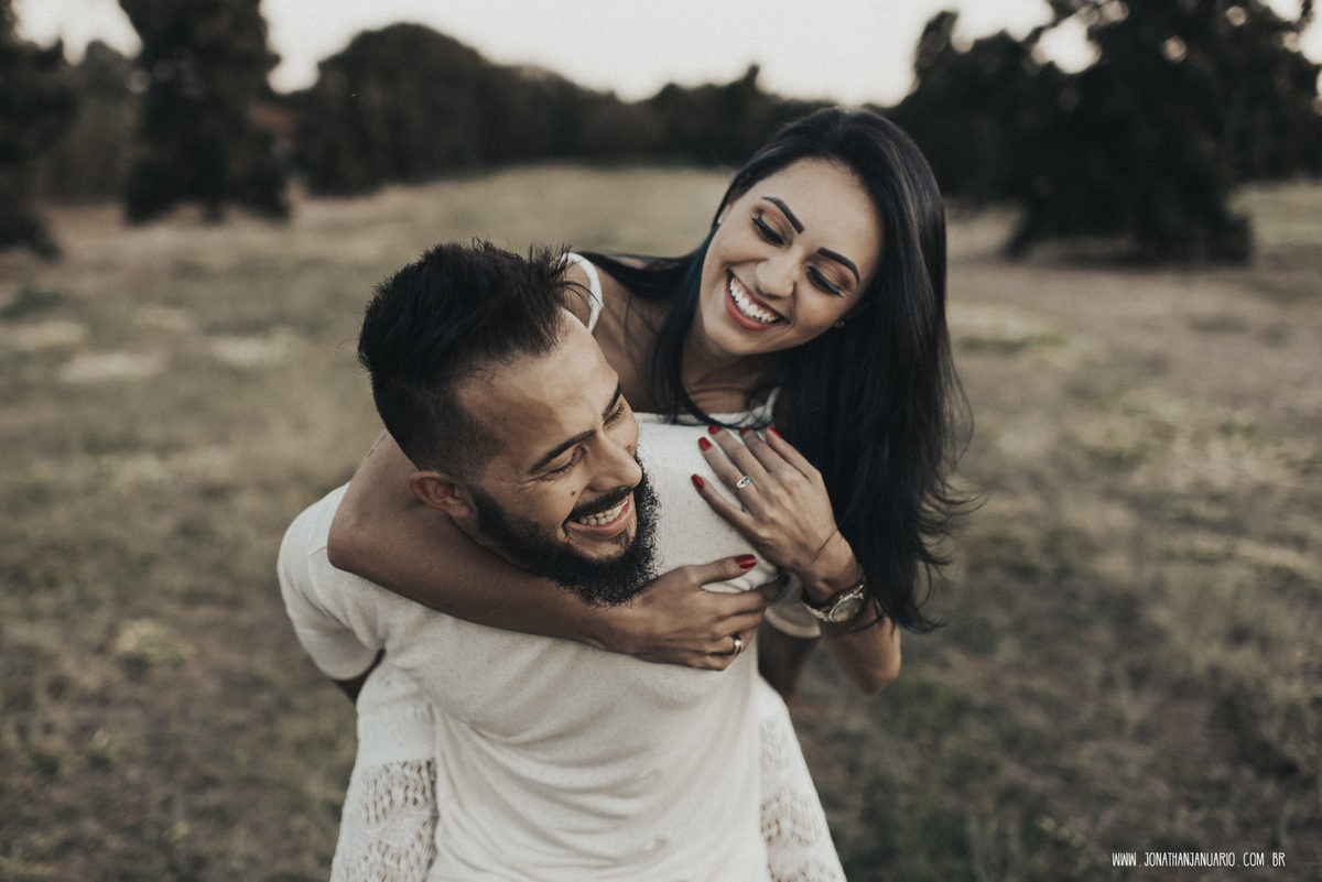 Ensaio em Rio Claro-SP, casal apaixonado, natureza - love, amor, casal, Jonathan Januario, foto, fotografia, Araras, leme, limeira,campinas, São Paulo, folk, lifeStyle, Vsco, montanha, pico olho d’agua, Mariporã, foto em barco, foto na fazenda jaragua