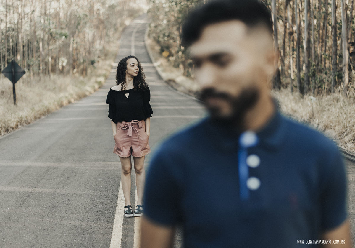 Ensaio em Rio Claro-SP, casal apaixonado, natureza - love, amor, casal, Jonathan Januario, foto, fotografia, Araras, itirapina, limeira,campinas, São Paulo, folk, lifeStyle, morro do facao , montanha, foto na fazenda,  Mariporã, foto em montanha, saltao