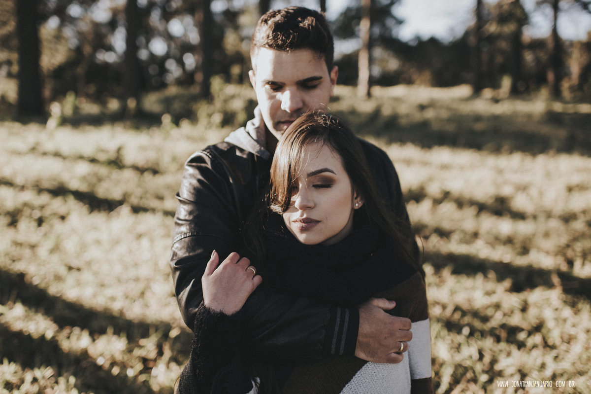 Ensaio em Rio Claro-SP, casal apaixonado, natureza - love, amor, casal, Jonathan Januario, foto, fotografia, Araras, leme, limeira,campinas, São Paulo, folk, lifeStyle, Vsco, montanha, foto na fazenda, pico olho d’agua, Mariporã, foto em montanha