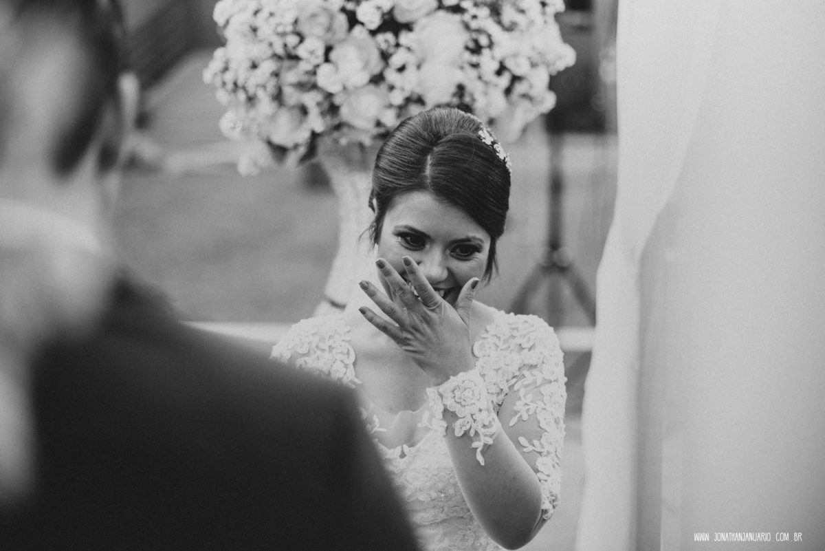 casal apaixonado, natureza, love, amor, Jonathan Januario, foto, fotografia, Araras, leme, limeira,campinas, São Paulo, Rio claro, folk, lifeStyle, montanha, foto na fazenda, casamento de dia, noiva, vestido de noiva, vestida pra casar, lápis de noiva