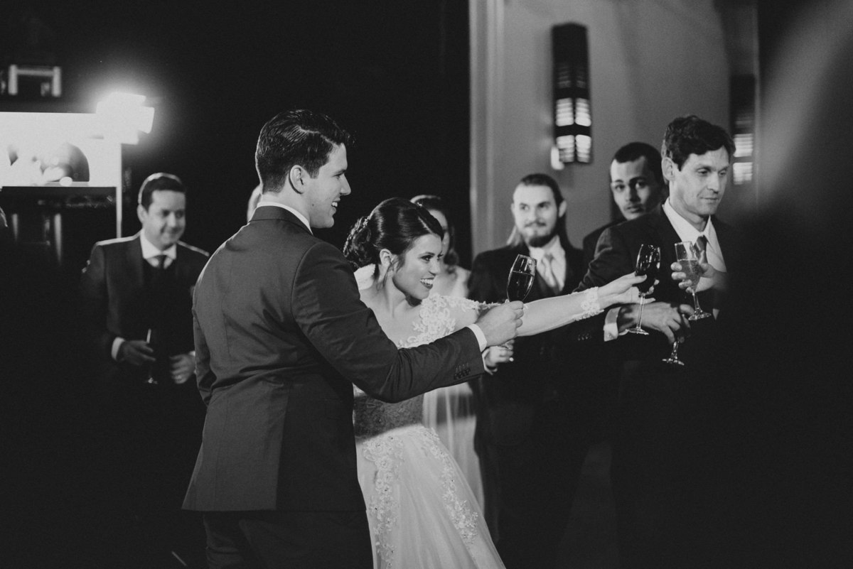 casal apaixonado, natureza, love, amor, Jonathan Januario, foto, fotografia, Araras, leme, limeira,campinas, São Paulo, Rio claro, folk, lifeStyle, montanha, foto na fazenda, casamento de dia, noiva, vestido de noiva, vestida pra casar, lápis de noiva