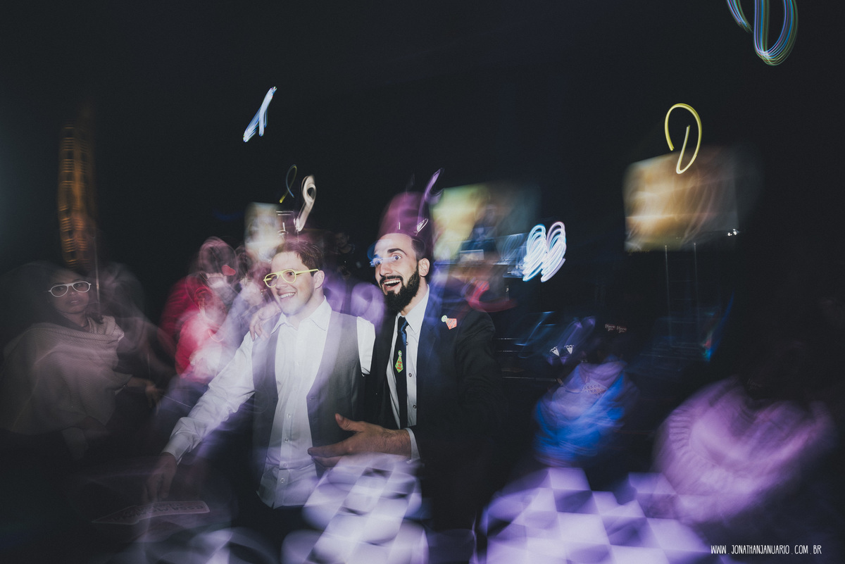 casal apaixonado, natureza, love, amor, Jonathan Januario, foto, fotografia, Araras, leme, limeira,campinas, São Paulo, Rio claro, folk, lifeStyle, montanha, foto na fazenda, casamento de dia, noiva, vestido de noiva, vestida pra casar, lápis de noiva