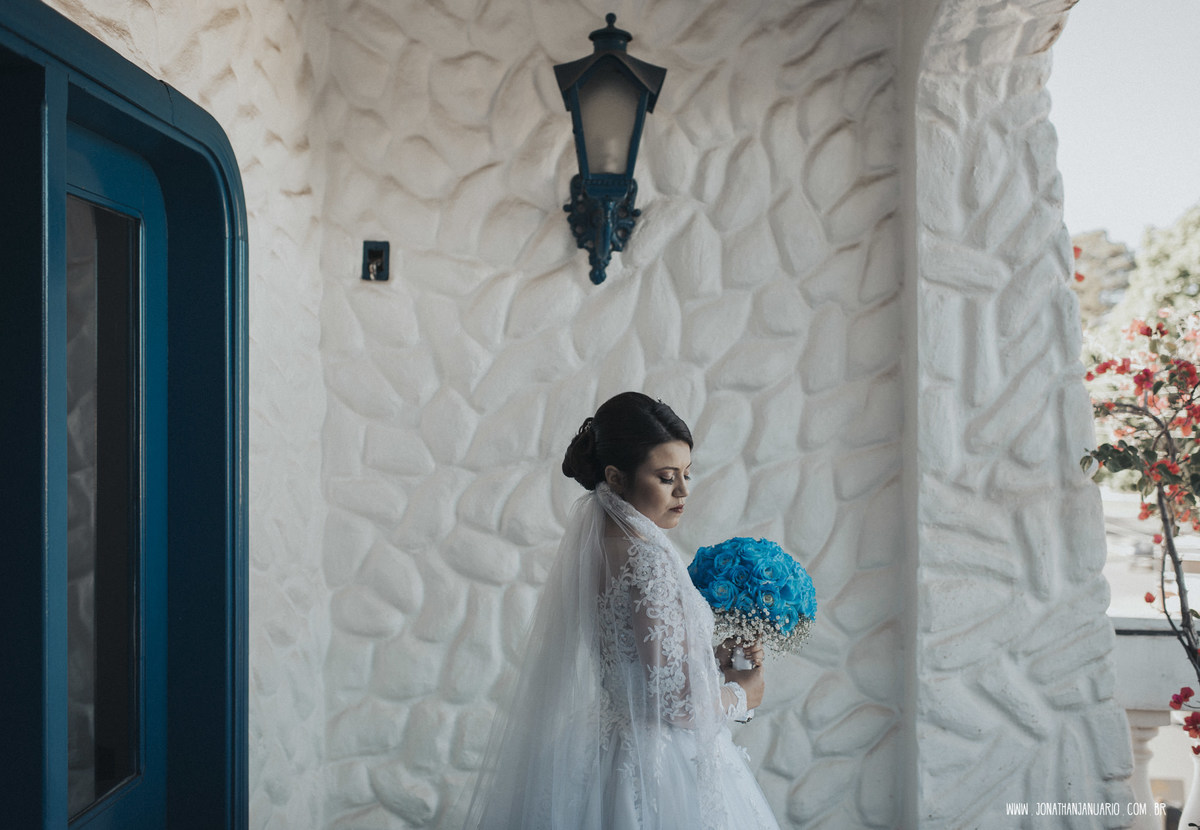 casal apaixonado, natureza, love, amor, Jonathan Januario, foto, fotografia, Araras, leme, limeira,campinas, São Paulo, Rio claro, folk, lifeStyle, montanha, foto na fazenda, casamento de dia, noiva, vestido de noiva, vestida pra casar, lápis de noiva