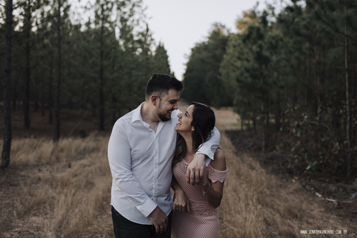 Ensaio em Rio Claro-SP, casal apaixonado, natureza - love, amor, casal, Jonathan Januario, foto, fotografia, Araras, leme, limeira,campinas, São Paulo, folk, lifeStyle, Vsco, montanha, foto na fazenda, pico olho d’agua, Mariporã, foto em montanha