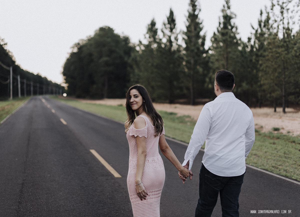 Ensaio em Rio Claro-SP, casal apaixonado, natureza - love, amor, casal, Jonathan Januario, foto, fotografia, Araras, leme, limeira,campinas, São Paulo, folk, lifeStyle, Vsco, montanha, foto na fazenda, pico olho d’agua, Mariporã, foto em montanha