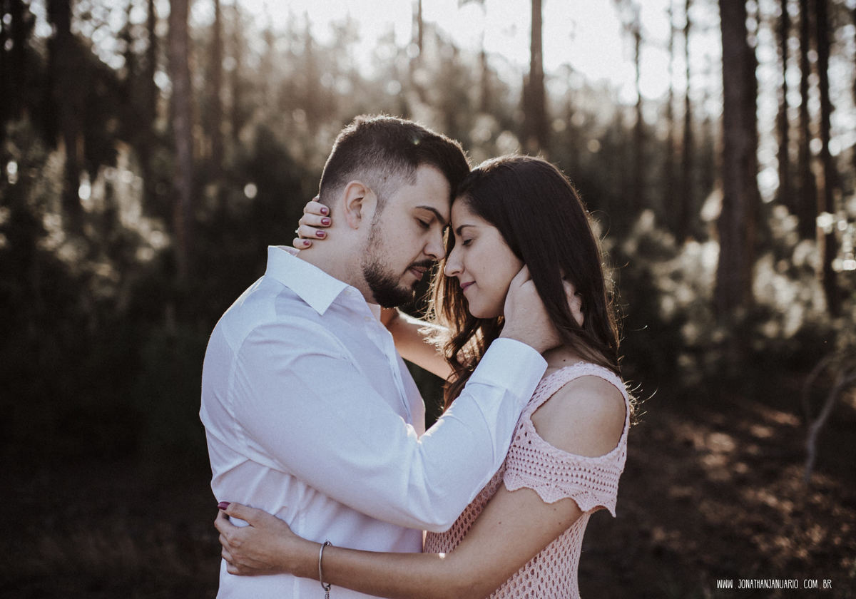 Ensaio em Rio Claro-SP, casal apaixonado, natureza - love, amor, casal, Jonathan Januario, foto, fotografia, Araras, leme, limeira,campinas, São Paulo, folk, lifeStyle, Vsco, montanha, foto na fazenda, pico olho d’agua, Mariporã, foto em montanha