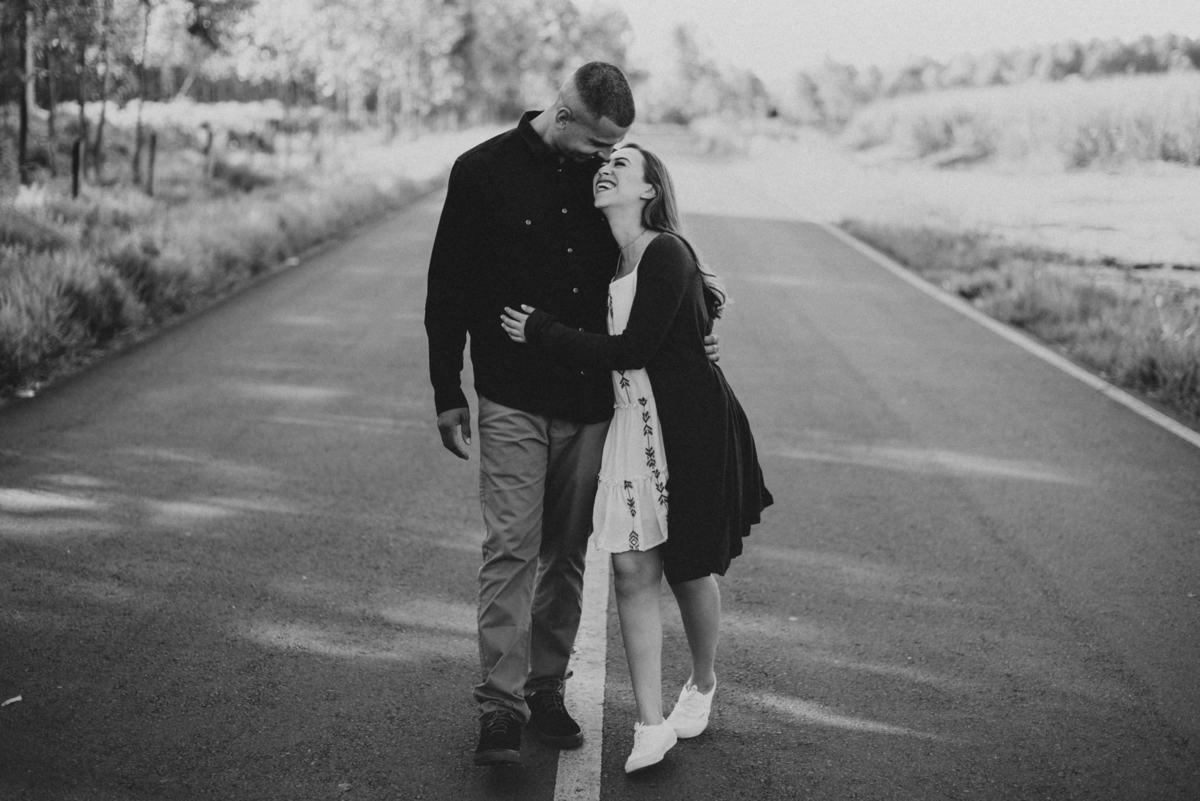 Ensaio em Rio Claro-SP, casal apaixonado, natureza - love, amor, casal, Jonathan Januario, foto, fotografia, Araras, leme, limeira,campinas, São Paulo, folk, lifeStyle, Vsco, montanha, morro do facao, pico olho d’agua, itirapinas, foto em montanha