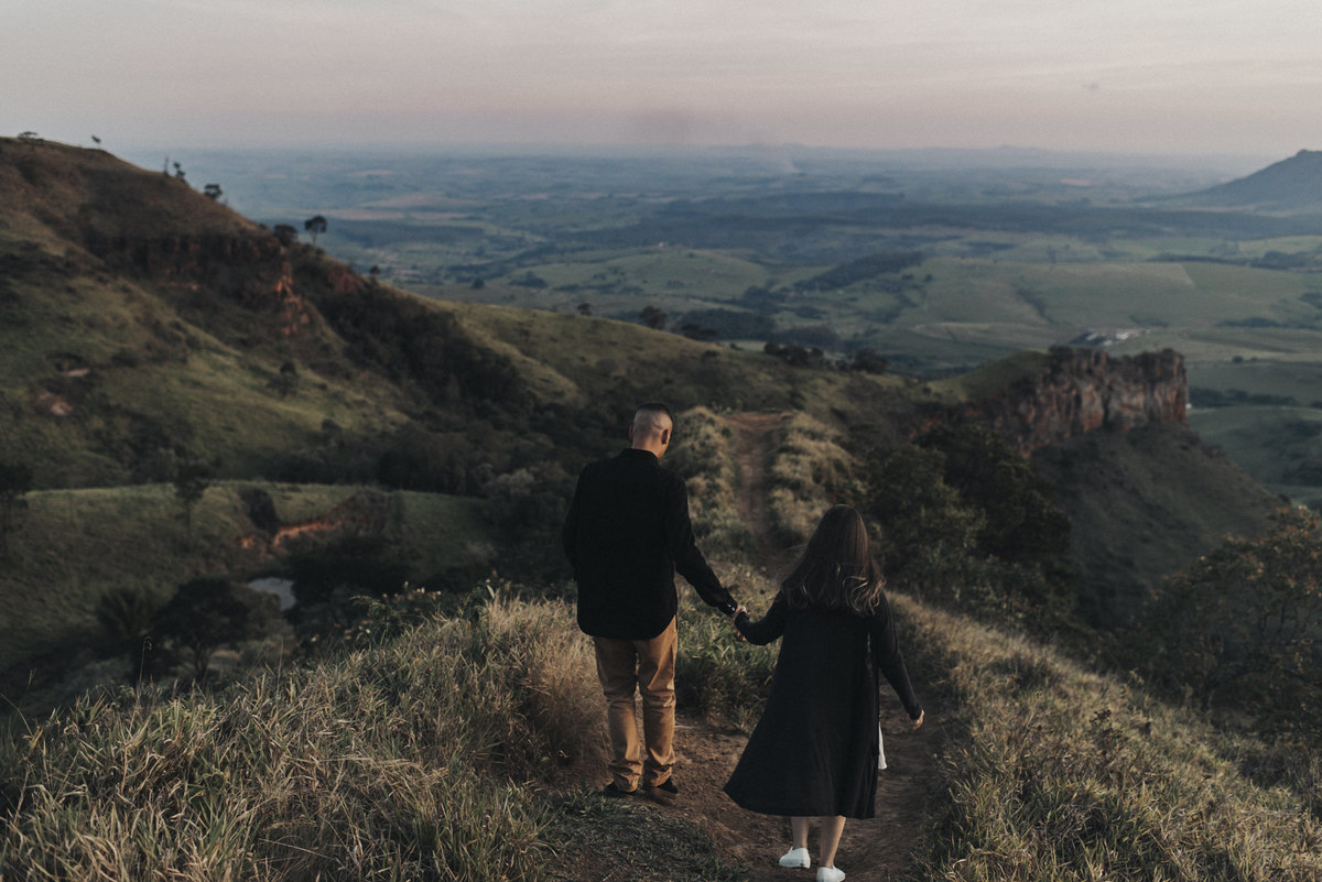 Ensaio em Rio Claro-SP, casal apaixonado, natureza - love, amor, casal, Jonathan Januario, foto, fotografia, Araras, leme, limeira,campinas, São Paulo, folk, lifeStyle, Vsco, montanha, morro do facao, pico olho d’agua, itirapinas, foto em montanha
