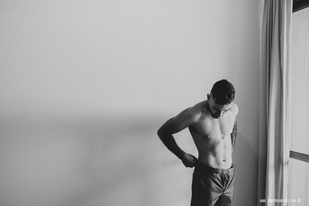 casal apaixonado, love, amor, Jonathan Januario, foto, fotografia, Araras, leme, limeira,campinas, São Paulo, Rio claro, lifeStyle, foto na fazenda, casamento de noite, noiva, vestido de noiva, vestida pra casar, lápis de noiva, casamento chique, igreja