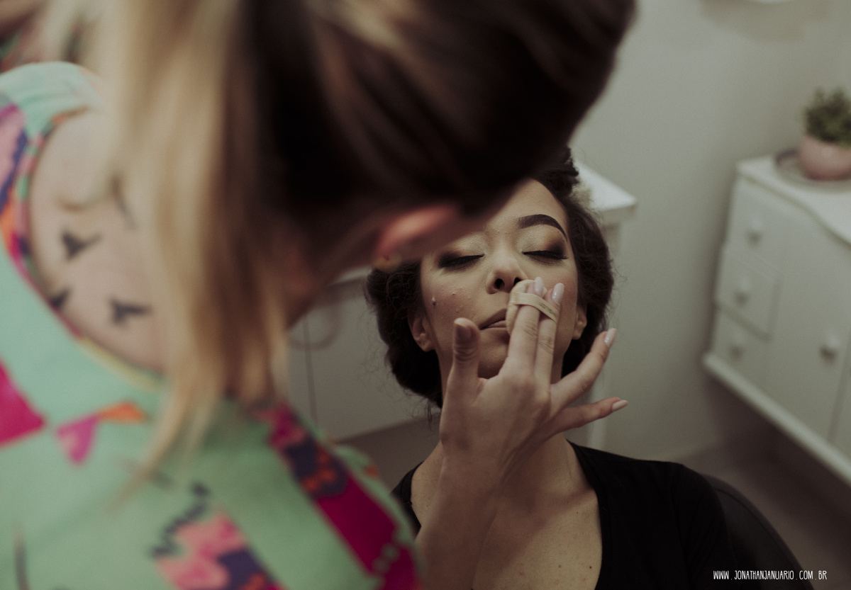 casal apaixonado, love, amor, Jonathan Januario, foto, fotografia, Araras, leme, limeira,campinas, São Paulo, Rio claro, lifeStyle, foto na fazenda, casamento de noite, noiva, vestido de noiva, vestida pra casar, lápis de noiva, casamento chique, igreja