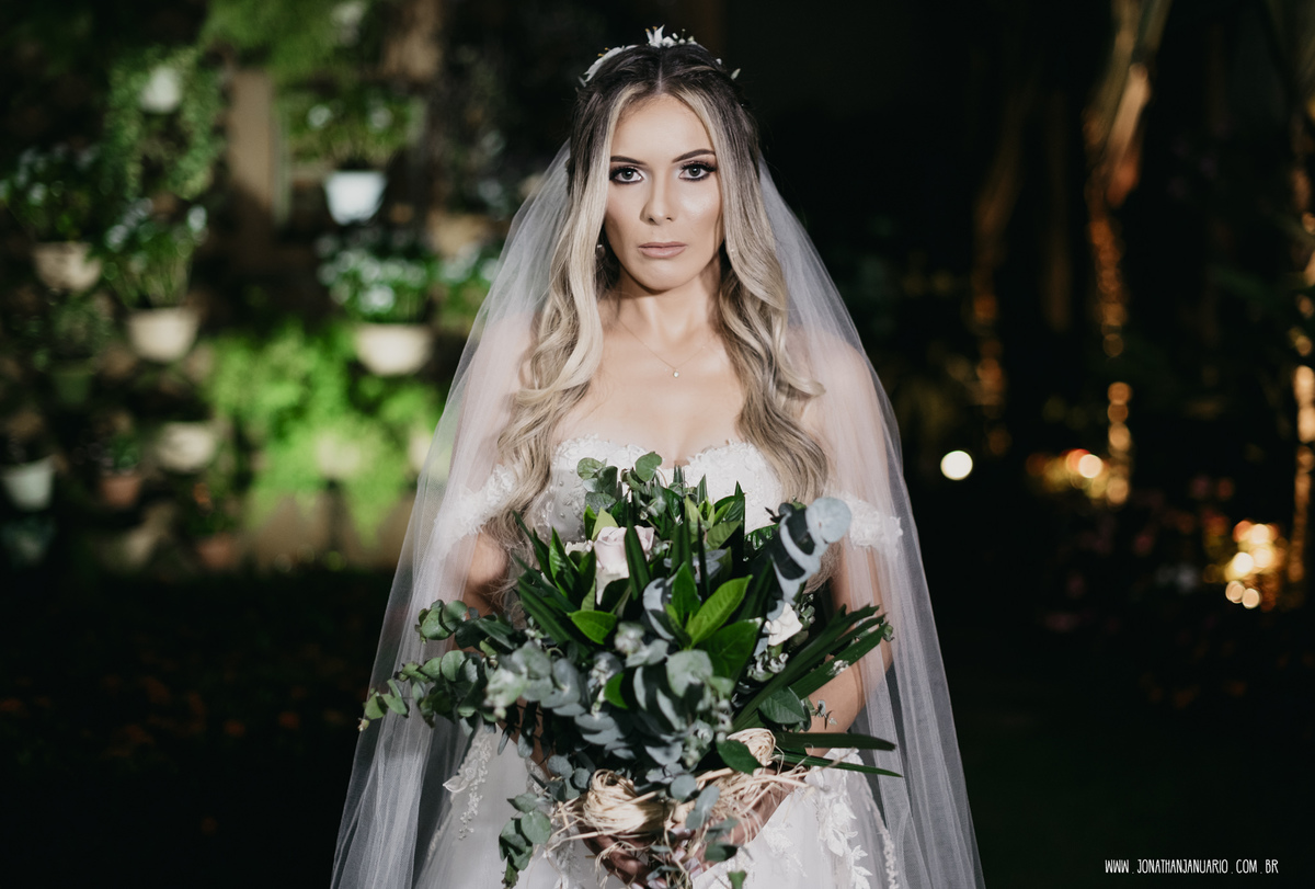 casal apaixonado, love, amor, Jonathan Januario, foto, fotografia, Araras, leme, limeira,campinas, São Paulo, Rio claro, lifeStyle, foto na fazenda, casamento de noite, noiva, vestido de noiva, vestida pra casar, lápis de noiva, casamento chique, jesse