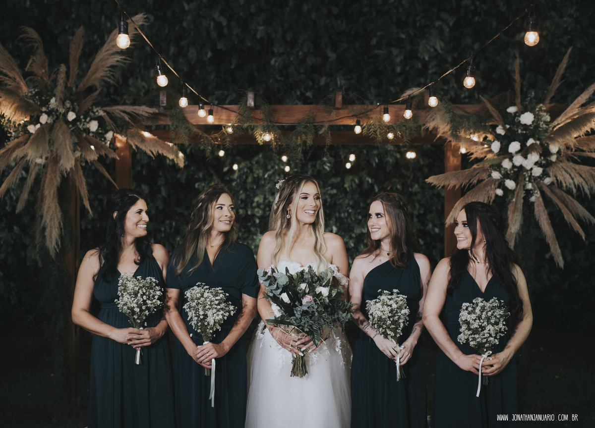 casal apaixonado, love, amor, Jonathan Januario, foto, fotografia, Araras, leme, limeira,campinas, São Paulo, Rio claro, lifeStyle, foto na fazenda, casamento de noite, noiva, vestido de noiva, vestida pra casar, lápis de noiva, casamento chique, jesse