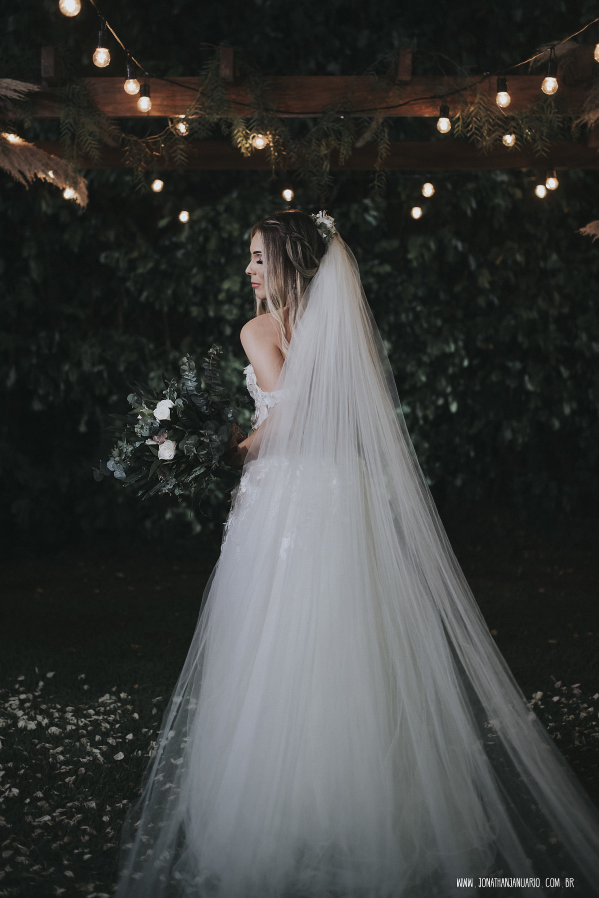 casal apaixonado, love, amor, Jonathan Januario, foto, fotografia, Araras, leme, limeira,campinas, São Paulo, Rio claro, lifeStyle, foto na fazenda, casamento de noite, noiva, vestido de noiva, vestida pra casar, lápis de noiva, casamento chique, jesse