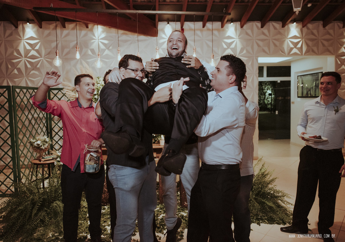 casal apaixonado, love, amor, Jonathan Januario, foto, fotografia, Araras, leme, limeira,campinas, São Paulo, Rio claro, lifeStyle, foto na fazenda, casamento de noite, noiva, vestido de noiva, vestida pra casar, lápis de noiva, casamento chique, jesse