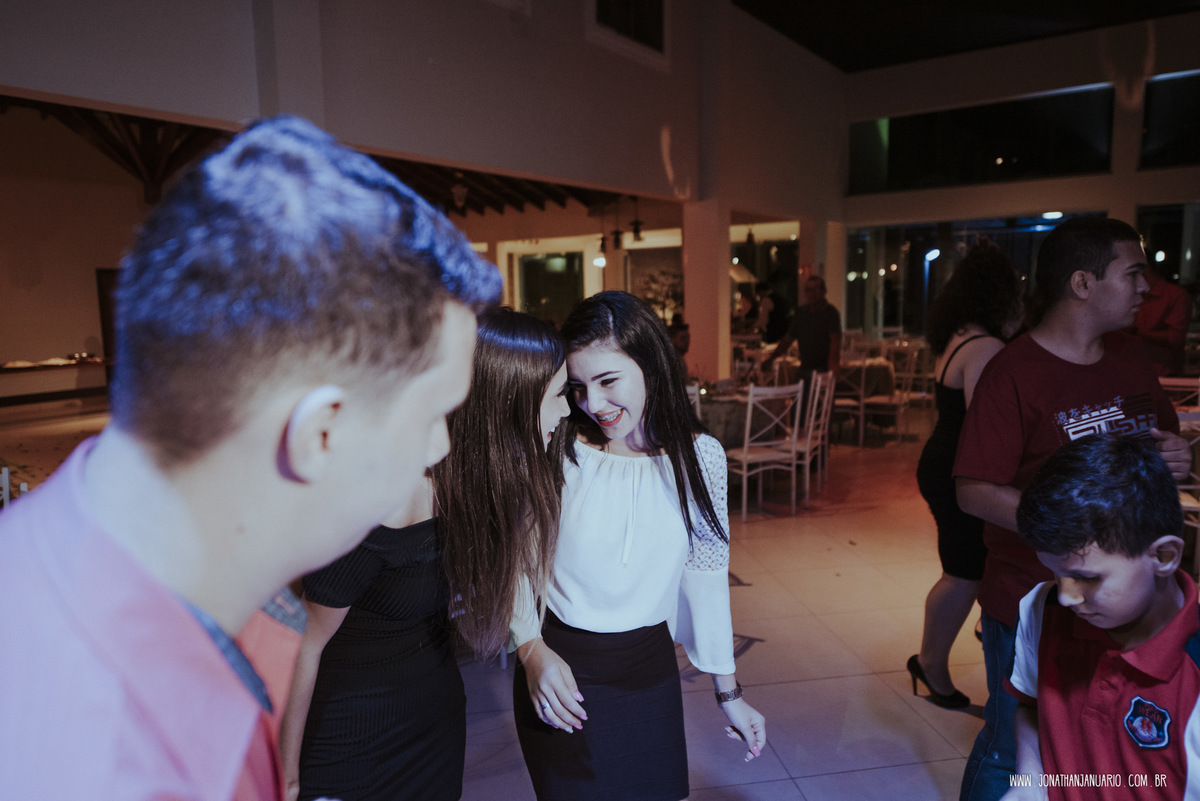 casal apaixonado, love, amor, Jonathan Januario, foto, fotografia, Araras, leme, limeira,campinas, São Paulo, Rio claro, lifeStyle, foto na fazenda, casamento de noite, noiva, vestido de noiva, vestida pra casar, lápis de noiva, casamento chique, jesse