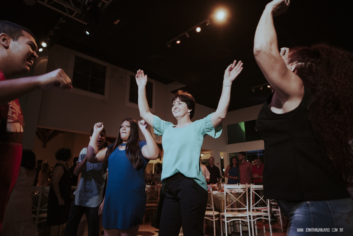 casal apaixonado, love, amor, Jonathan Januario, foto, fotografia, Araras, leme, limeira,campinas, São Paulo, Rio claro, lifeStyle, foto na fazenda, casamento de noite, noiva, vestido de noiva, vestida pra casar, lápis de noiva, casamento chique, jesse