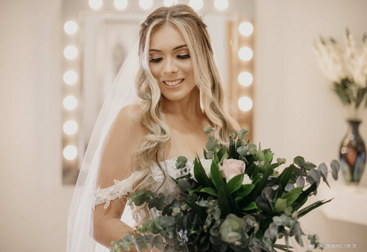 casal apaixonado, love, amor, Jonathan Januario, foto, fotografia, Araras, leme, limeira,campinas, São Paulo, Rio claro, lifeStyle, foto na fazenda, casamento de noite, noiva, vestido de noiva, vestida pra casar, lápis de noiva, casamento chique, jesse
